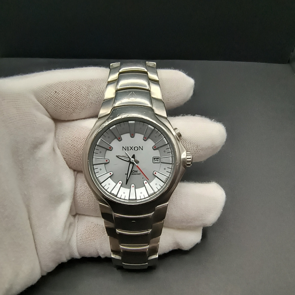 Nixon The Venture  *For Parts* READ**